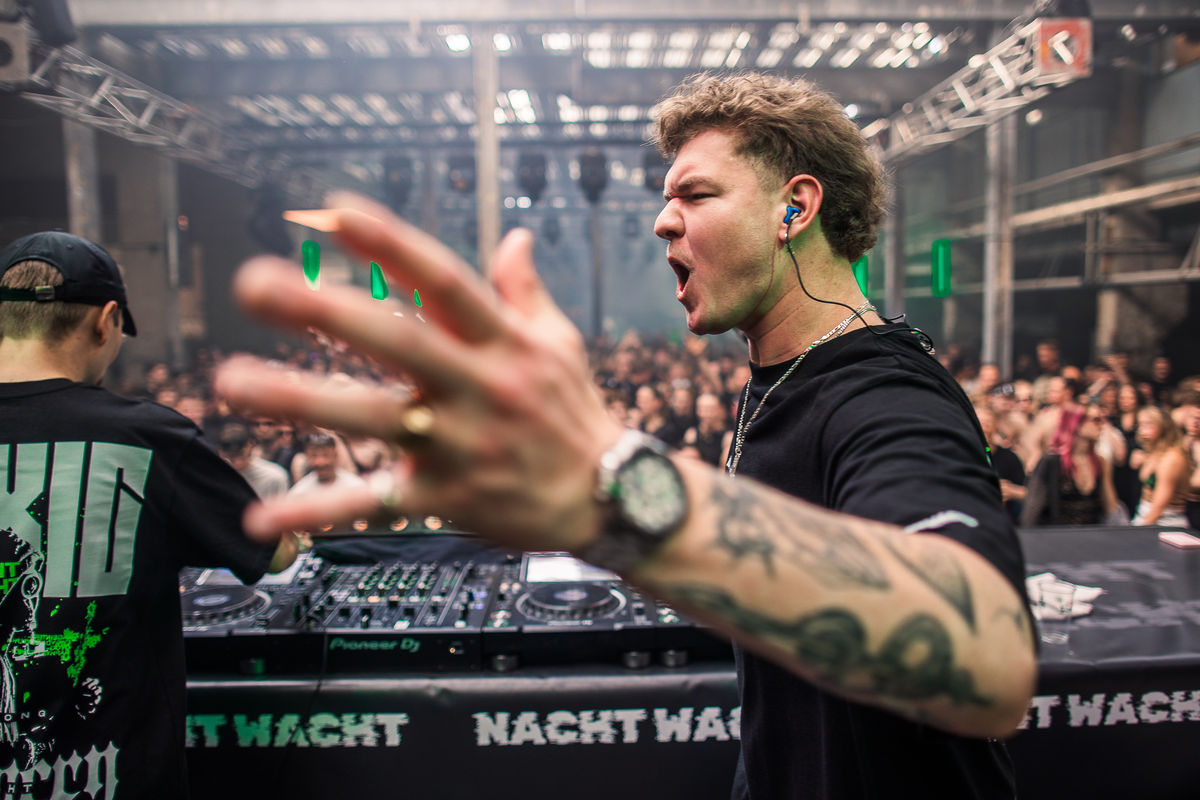 Loading... just a sec